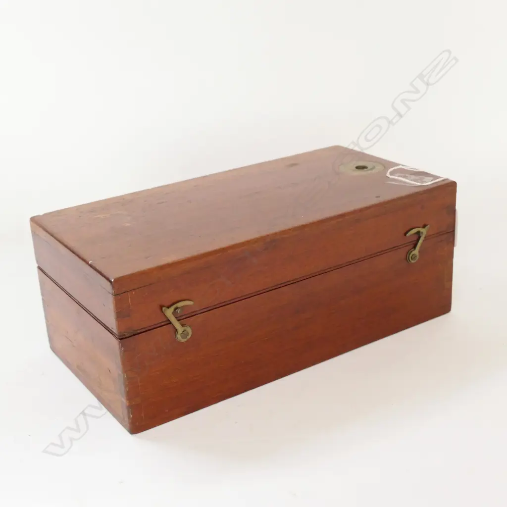 LACQUERED BRASS CHONDRONMETER (GRAIN SCALE) BY BRYAN CORCORAN, 31 MARK LANE, LONDON, No.1128,  IN MAHOIG CASE Image 1++